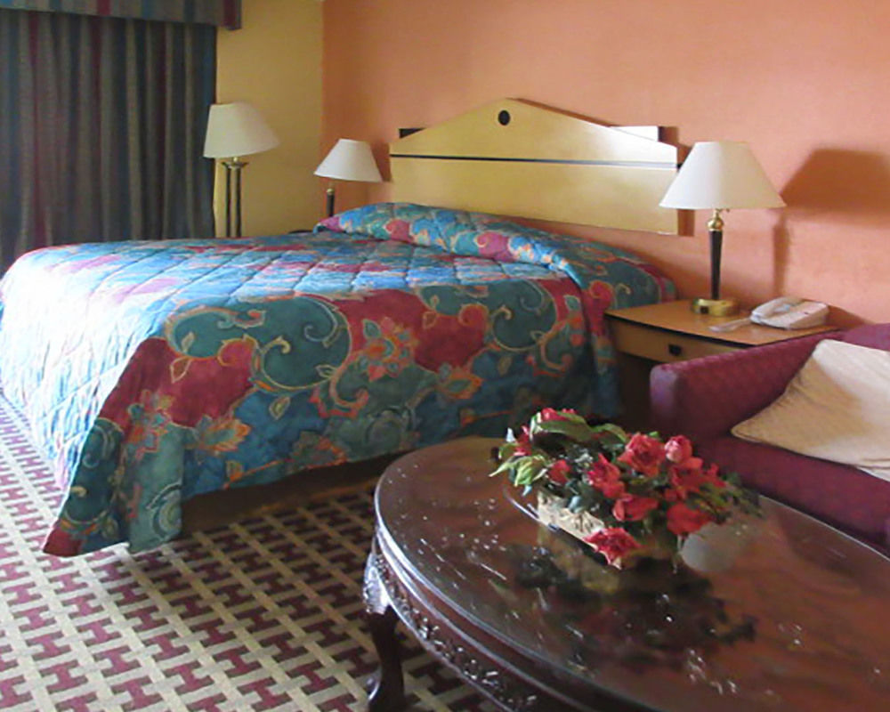 Milan Inn & Suites Buitenkant foto