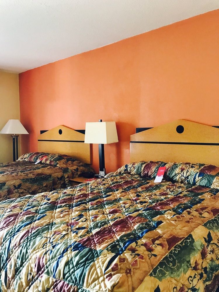 Milan Inn & Suites Buitenkant foto