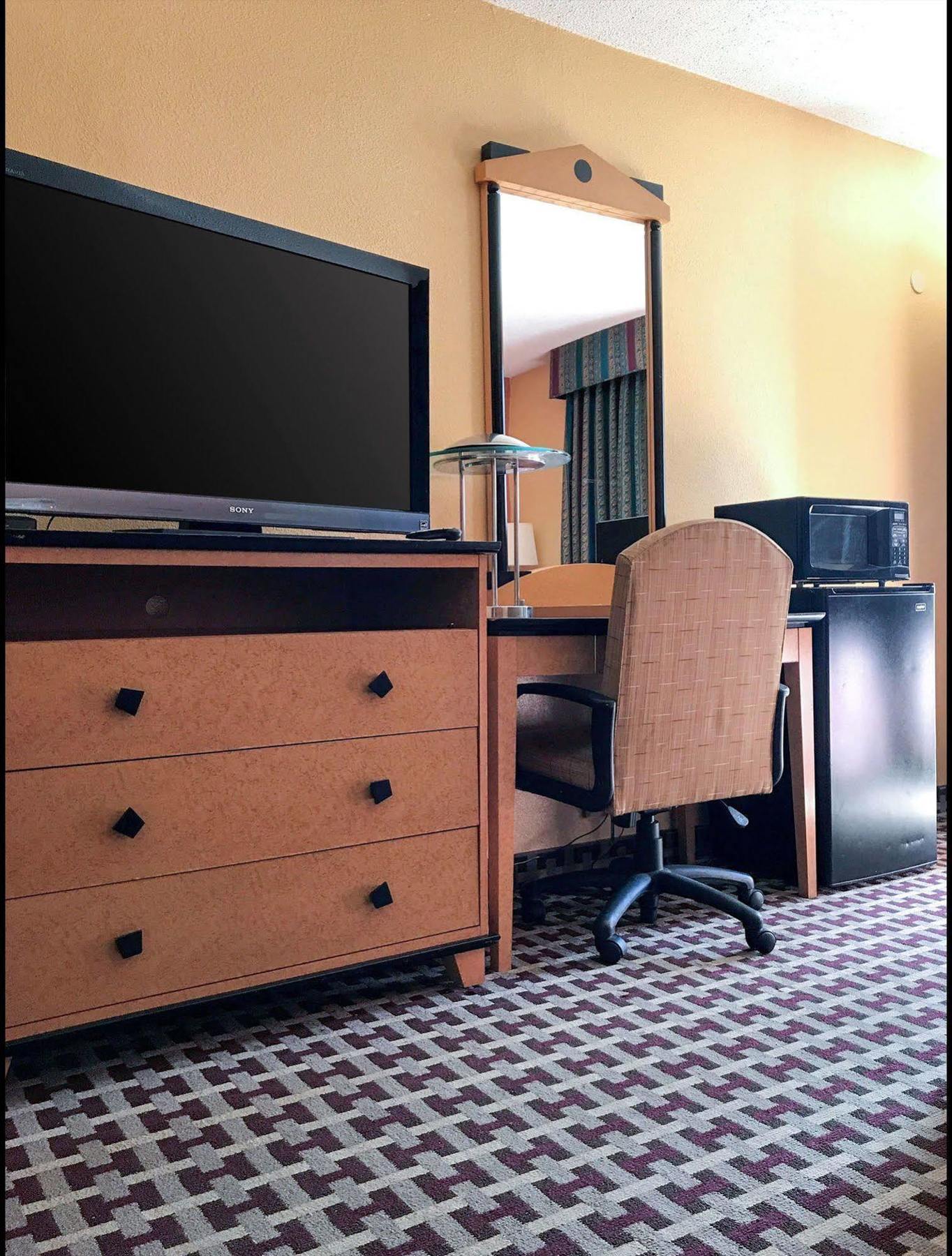 Milan Inn & Suites Buitenkant foto