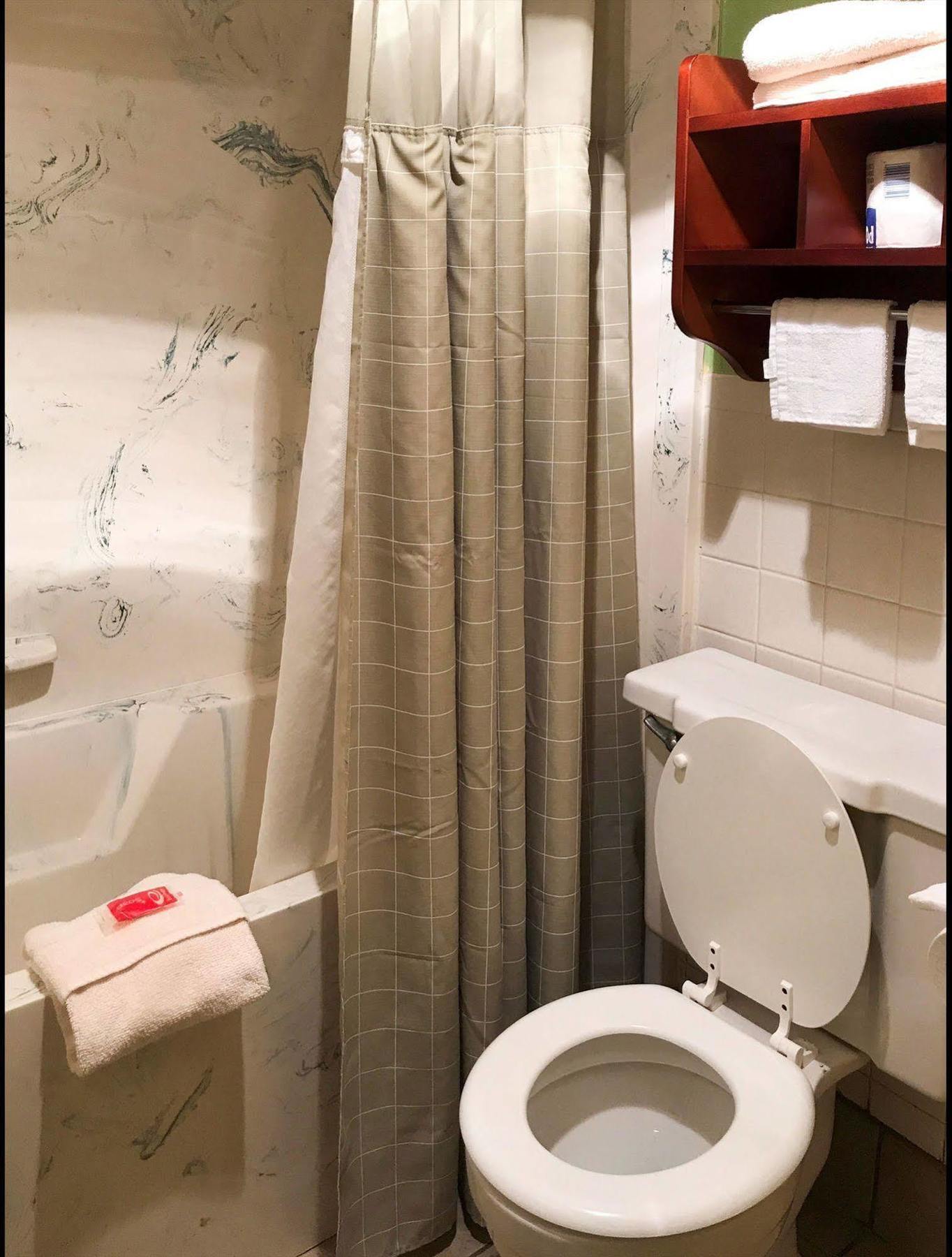 Milan Inn & Suites Buitenkant foto