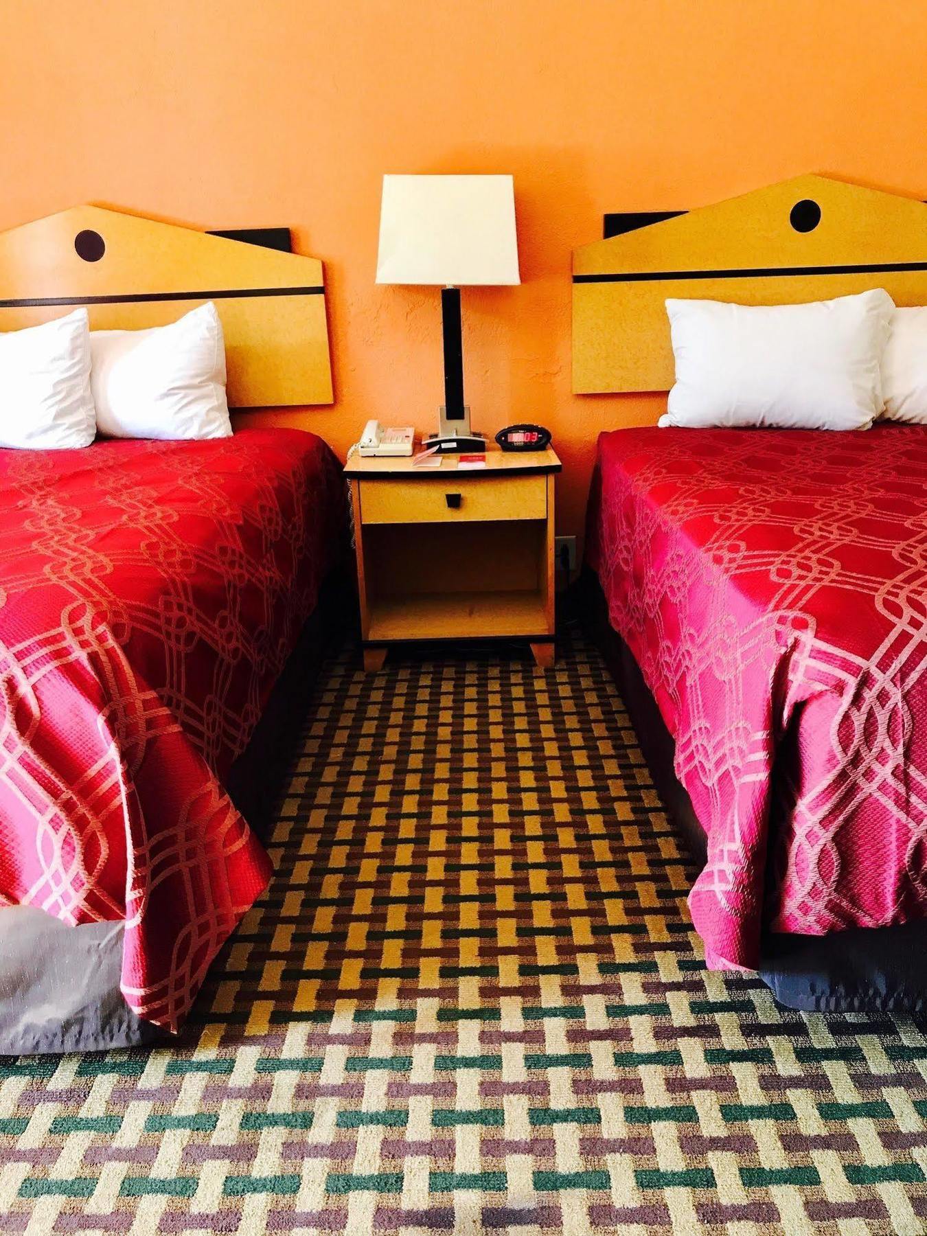 Milan Inn & Suites Buitenkant foto