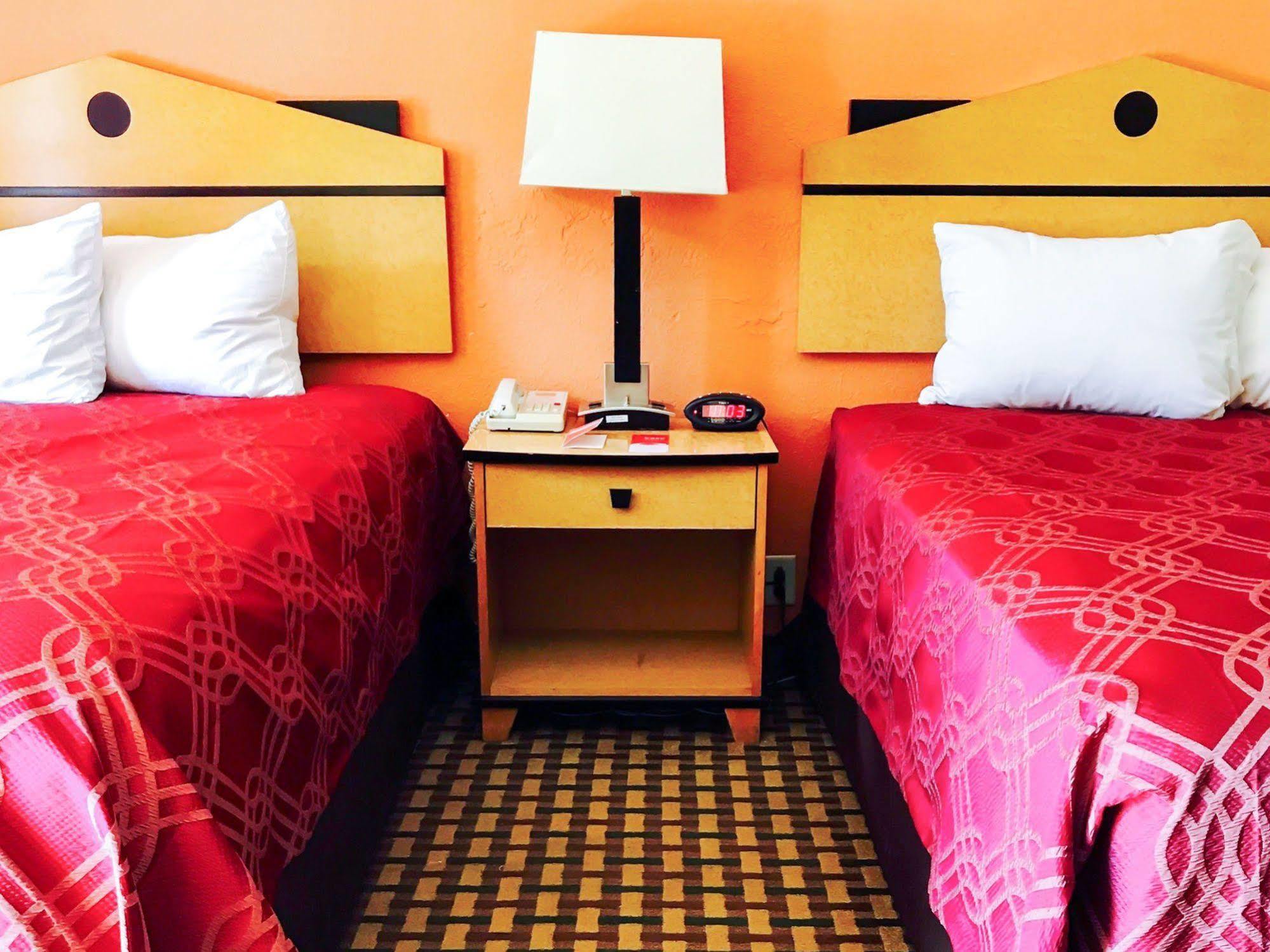 Milan Inn & Suites Buitenkant foto
