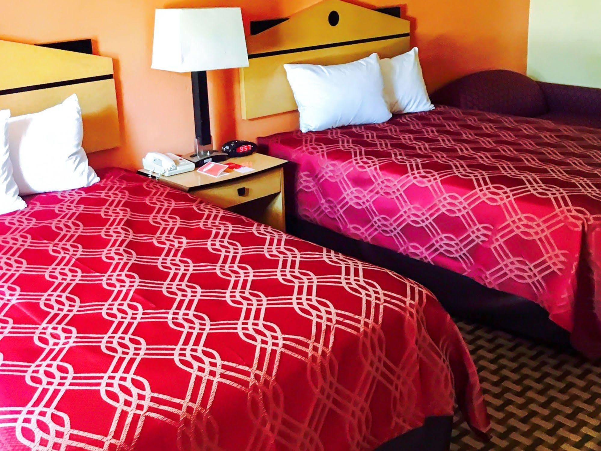 Milan Inn & Suites Buitenkant foto
